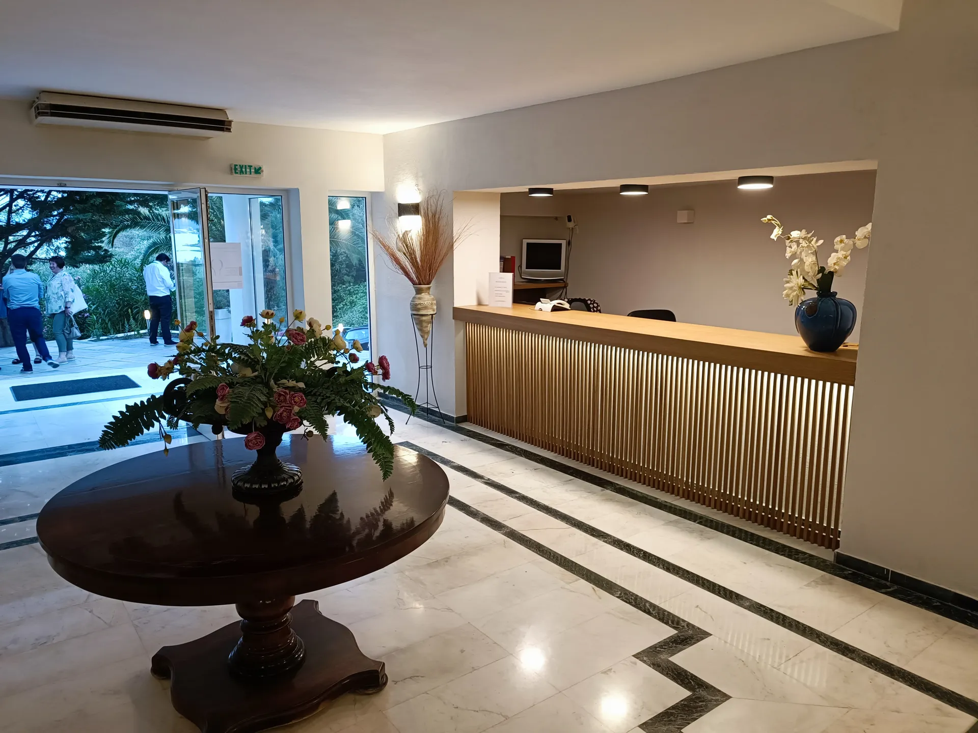 Tiara Holidays - Kanapitsa Mare Hotel - reception